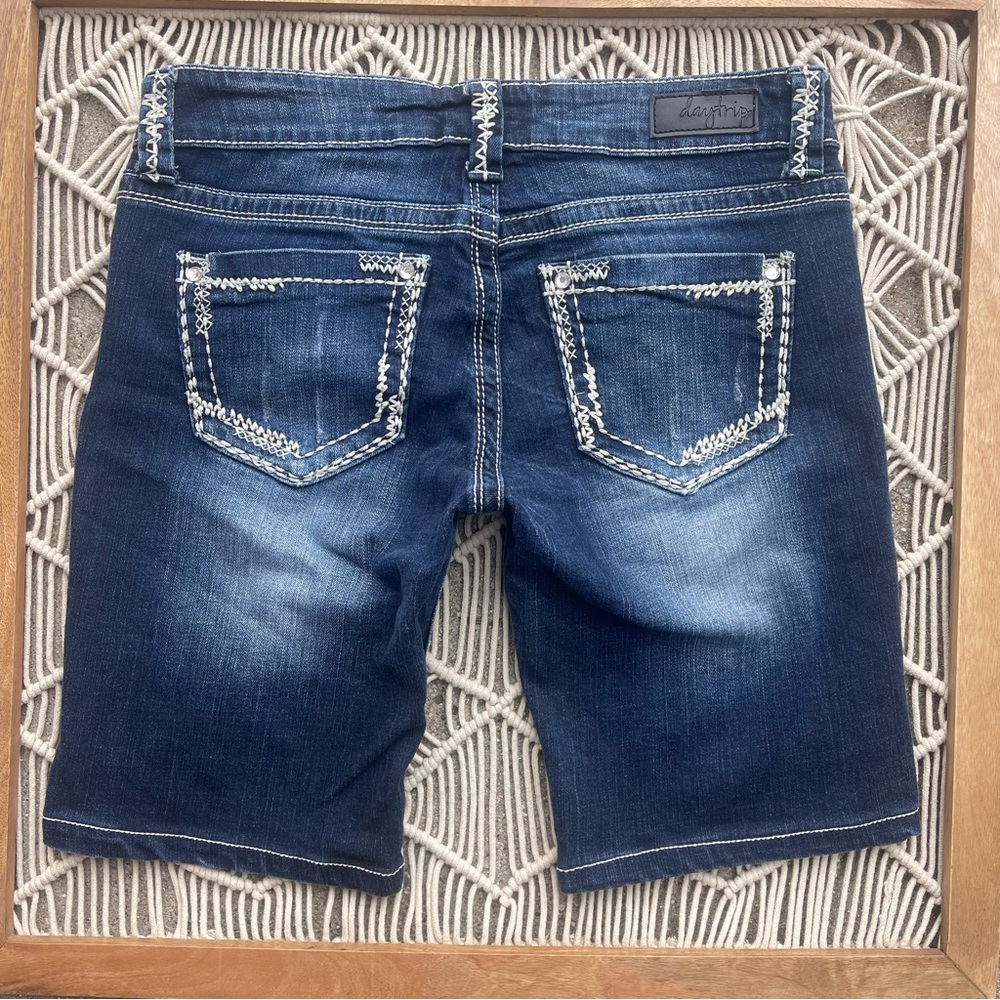 Daytrip Jean Shorts Size 27 - Picture 5 of 6
